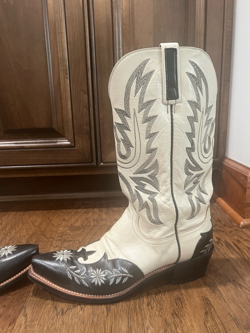 1883 Lucchese Western Boots - Picture 4 of 10